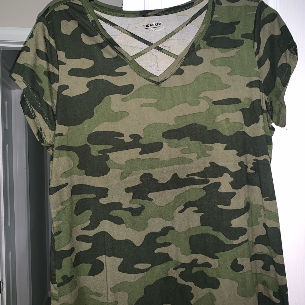 Women’s Camo T-shirt
